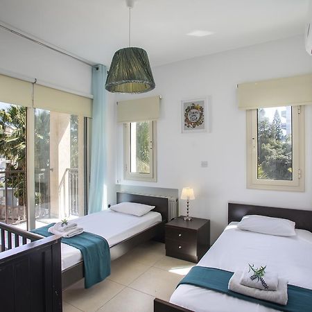 Michelle 10 Villa โปรทาราส ภายนอก รูปภาพ