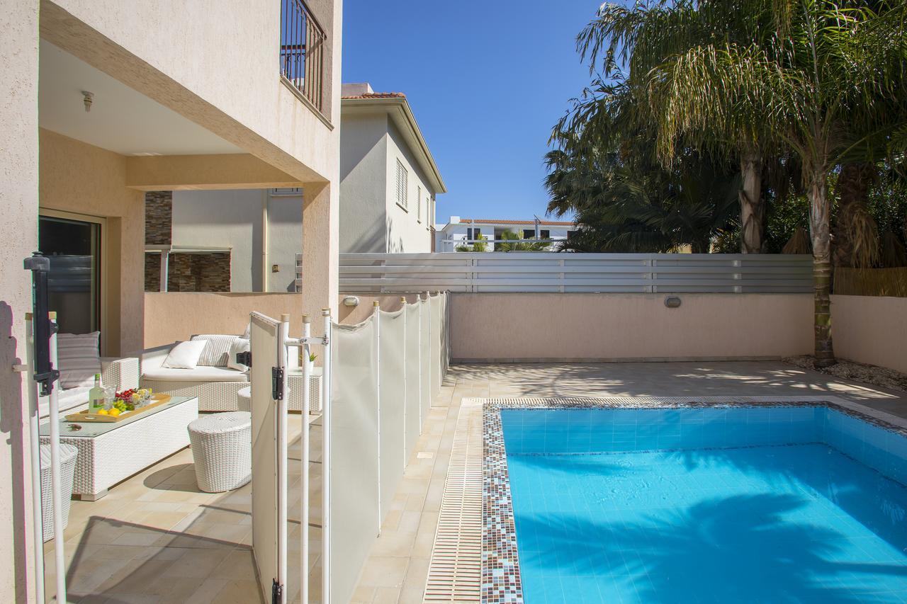 Michelle 10 Villa โปรทาราส ภายนอก รูปภาพ