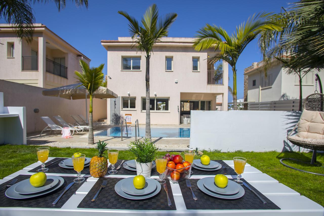 Michelle 10 Villa โปรทาราส ภายนอก รูปภาพ