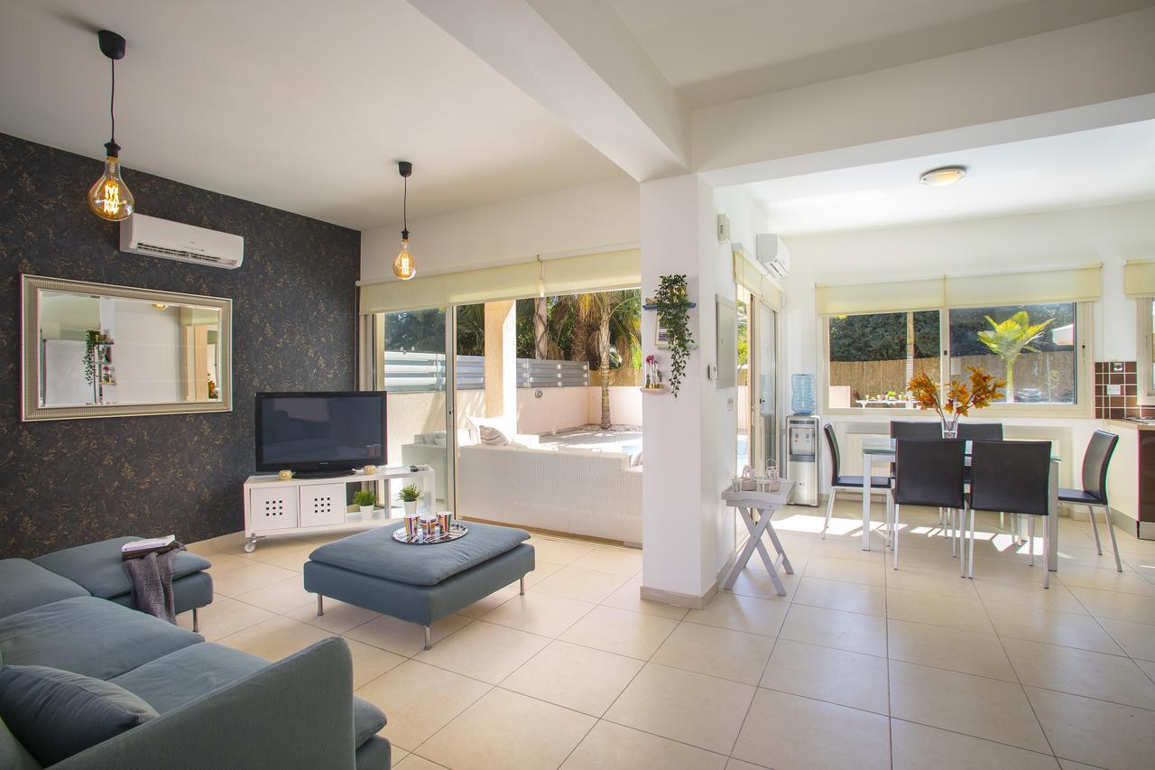 Michelle 10 Villa โปรทาราส ภายนอก รูปภาพ