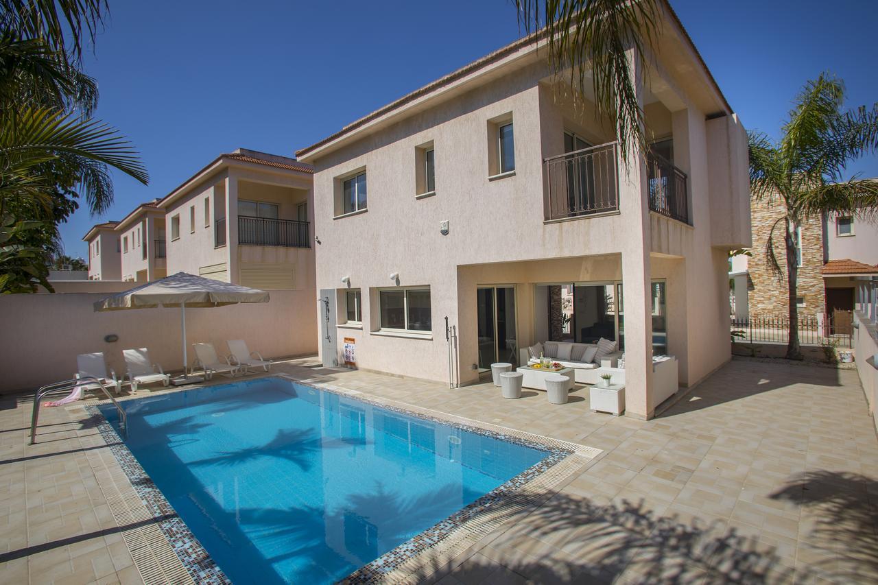 Michelle 10 Villa โปรทาราส ภายนอก รูปภาพ