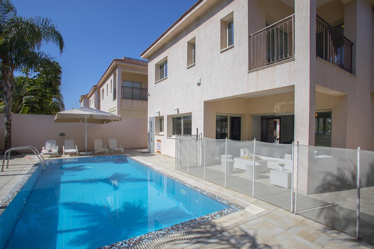 Michelle 10 Villa โปรทาราส ภายนอก รูปภาพ