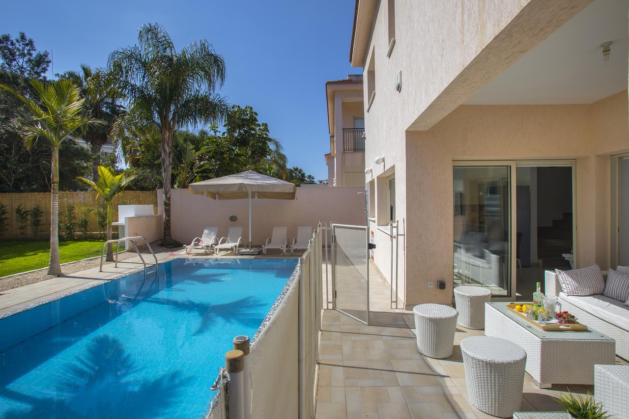Michelle 10 Villa โปรทาราส ภายนอก รูปภาพ